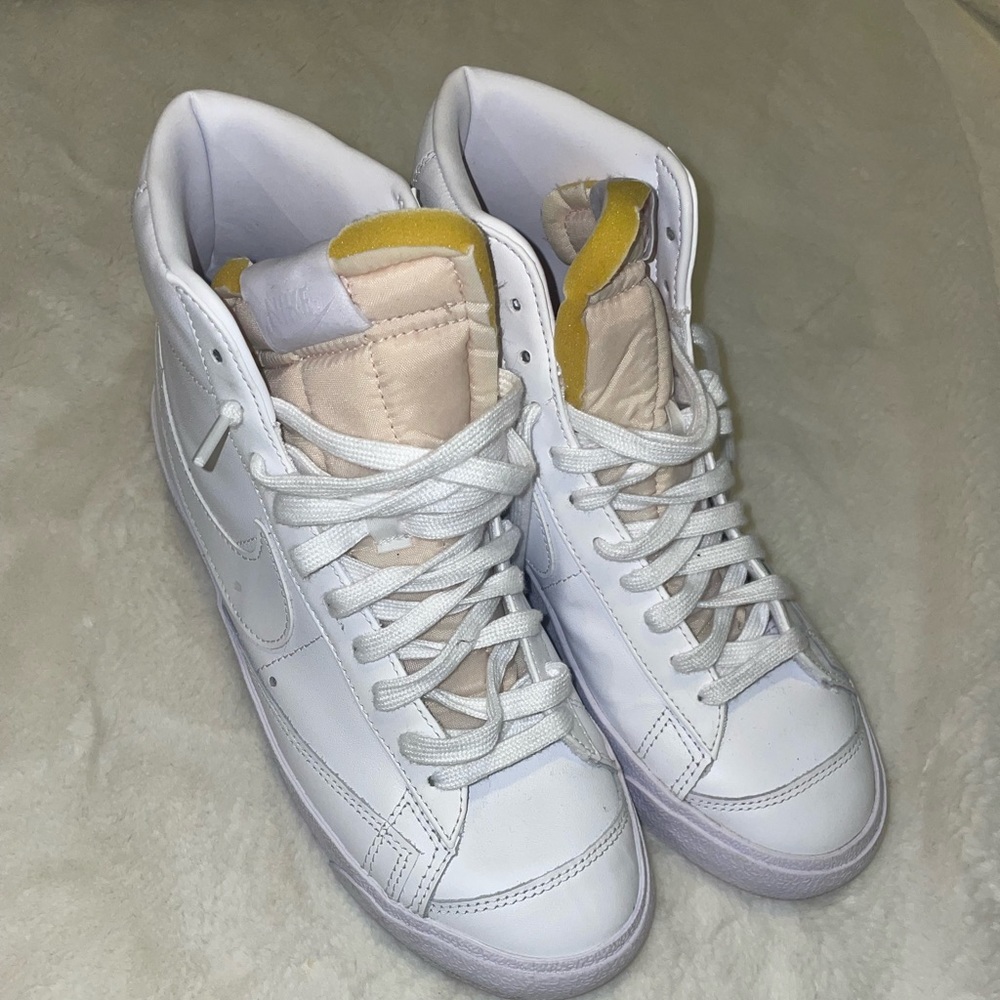 Selling my nike shoes